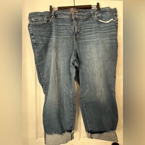 Torrid Boyfriend Crop Jean  size 28
